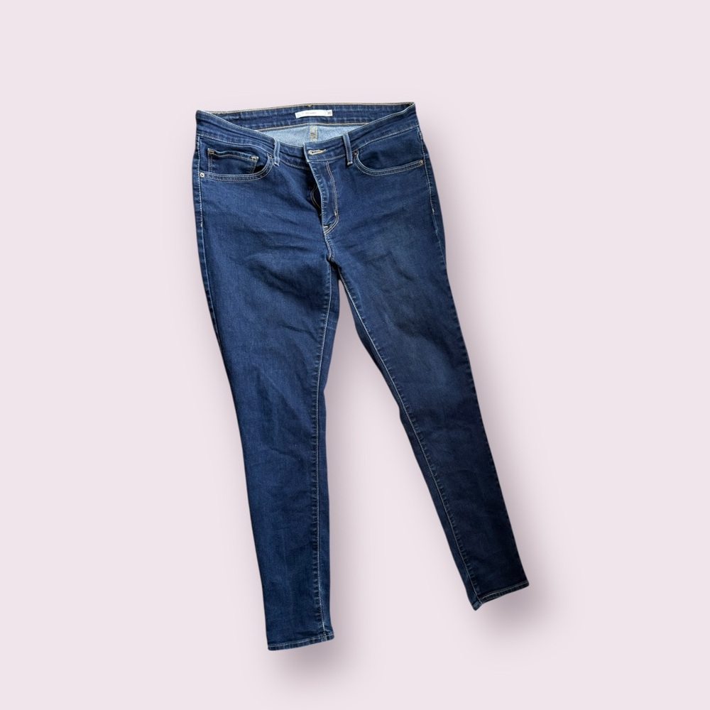 Levi’s women’s 711 skinny jeans size 30 / size 10